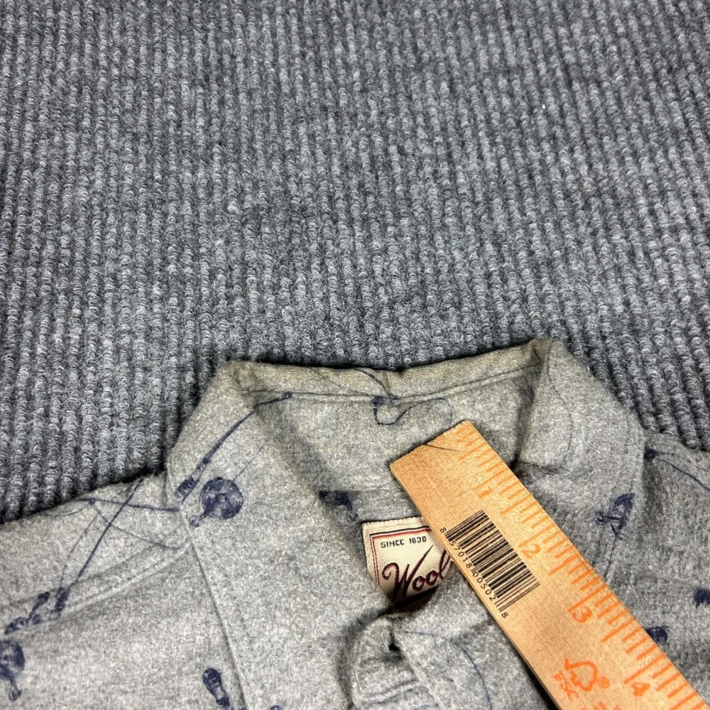 Woolrich Shirt Men's M Gray Fishing Pole Print Flannel Button Down Made in USA